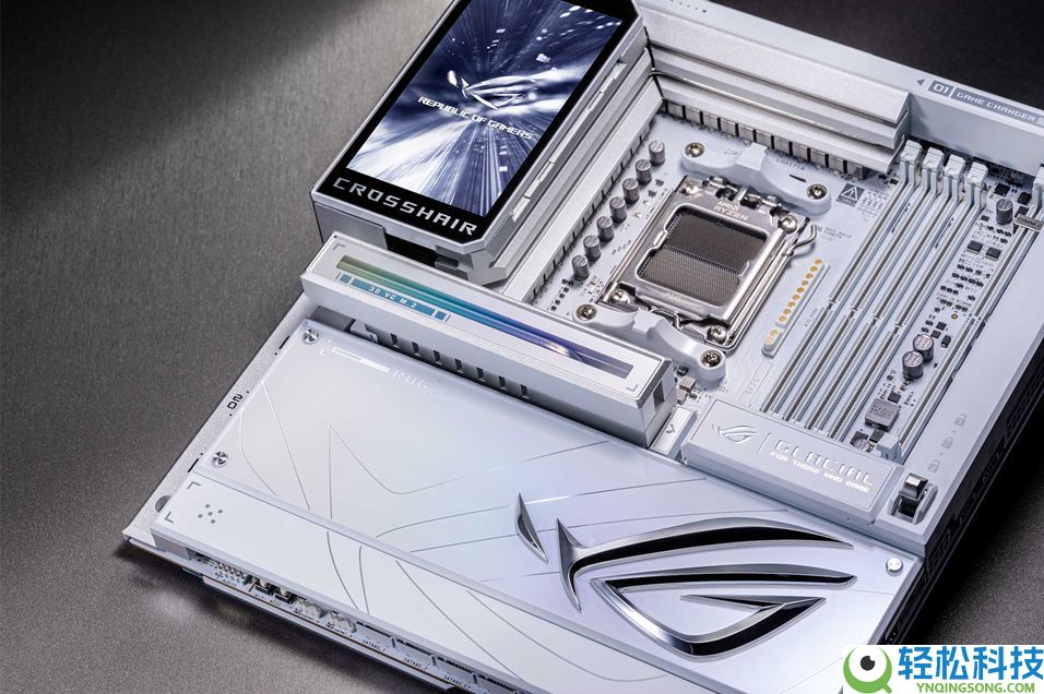 ROG X870E GLACIAL主板获CES2026创新奖,华硕AMD 800系新品发布