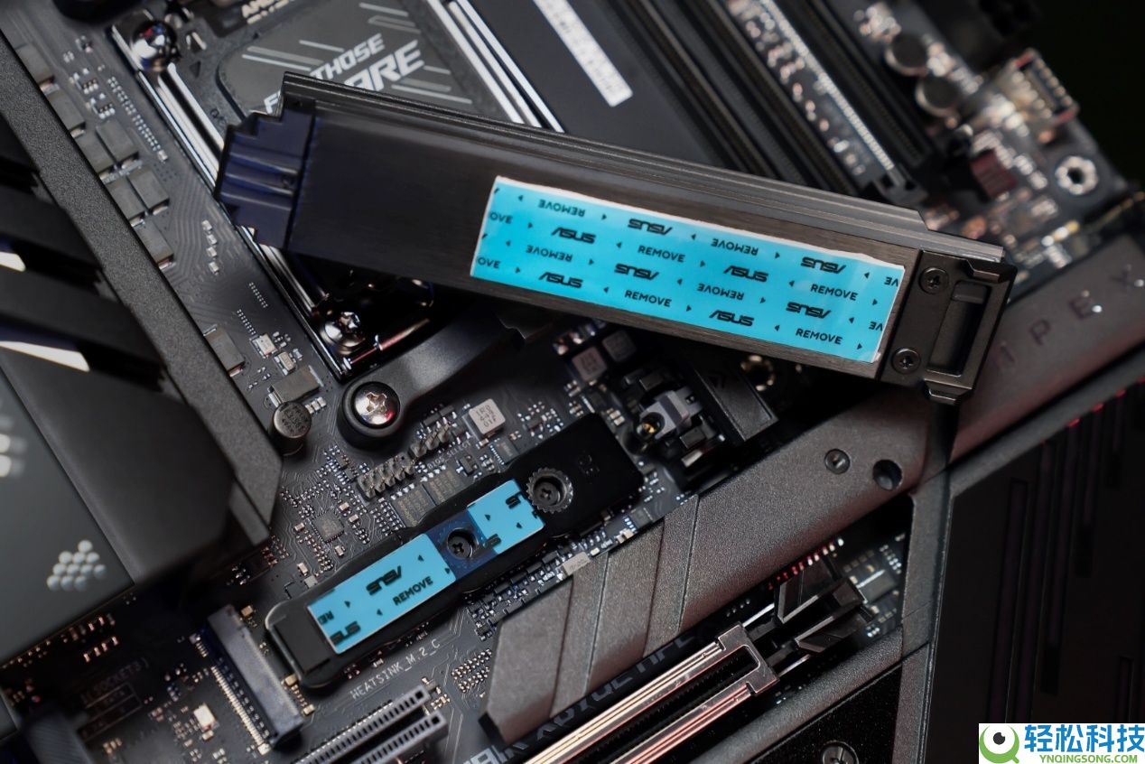 华硕ROG X870E APEX主板助9850X3D创4项超频记载