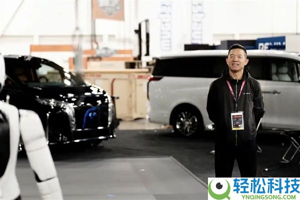 贾跃亭“造人”上热搜 机械人1.7万开卖 已拿下1211台定单