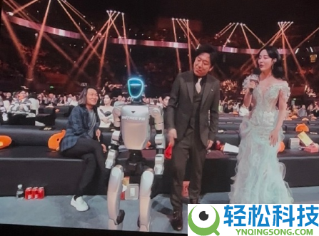 宇树机械人台上热舞 台下舞王四脸看懵 黄渤白敬亭被赶上架赛博斗舞