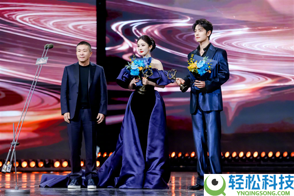 微博之夜主办方再次就坐位争议抱歉:任务人员操纵失误 杨幂及团队未介入干涉