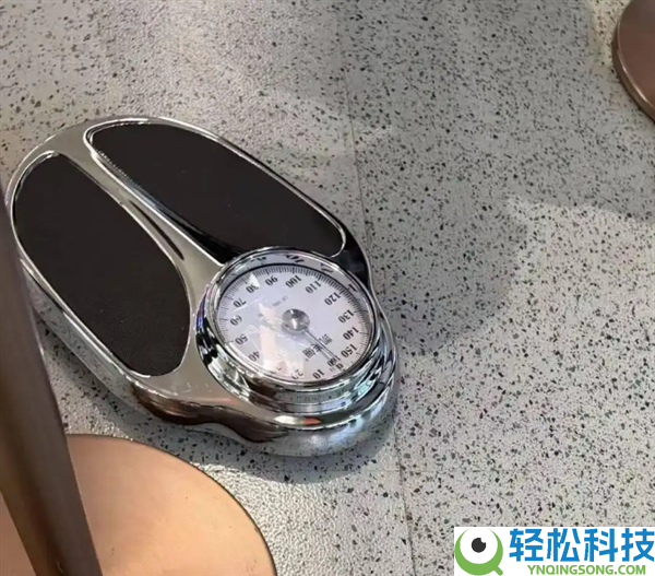 坐飞机登机前要称体重 航司回应：便于对旅客体重规范停止订正