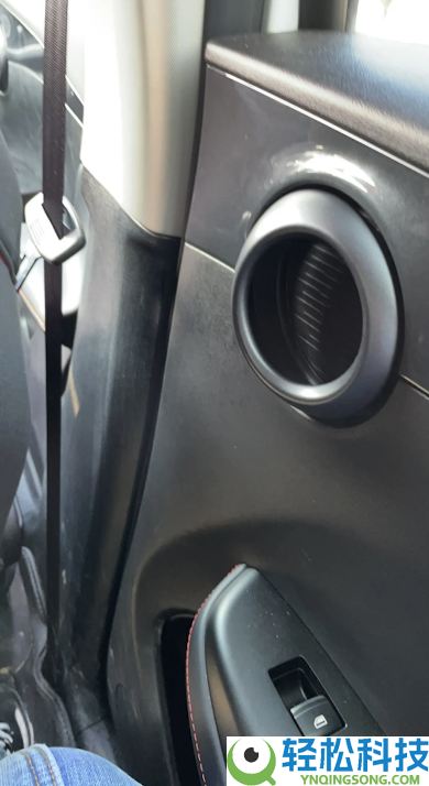 着火了乘客不会开门 怪车企乱学特斯拉吗