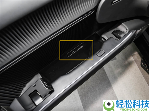 着火了乘客不会开门 怪车企乱学特斯拉吗