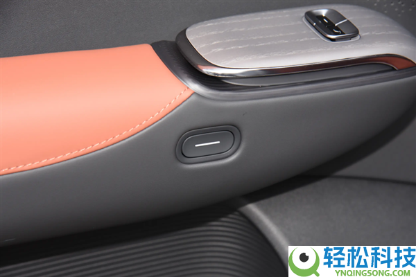 着火了乘客不会开门 怪车企乱学特斯拉吗