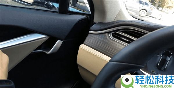 着火了乘客不会开门 怪车企乱学特斯拉吗