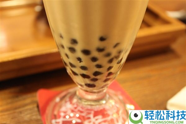 1分钱奶茶遭倒卖上二手平台 千问：发现将作废资历冰冻权益