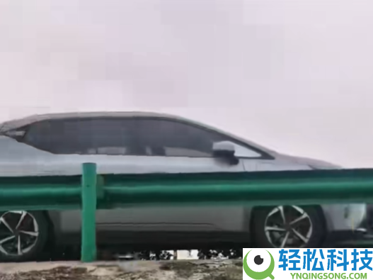 电动车高速上行驶 残剩27%电量倏忽归零,车主向车企索赔400元拖车资