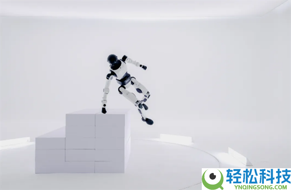 北京人形机械人创新中间发布具身天工3.0:支撑各类外设工具天真接入