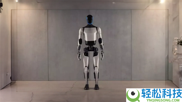 一天赶三场扮演：机械人都干冒烟了