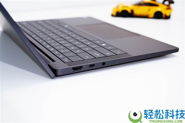 双层OLED触控屏观感冷艳 戴尔Pro 14 Premium上手