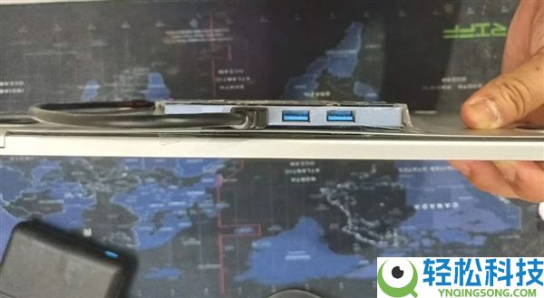 辣眼睛,为省固态钱MacBook Air“漂亮”改装:胶带硬粘外挂SATA硬盘