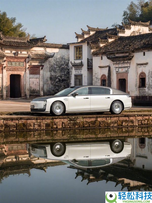 华为余承东公布:大年三十 尊界S800再登央视春晚