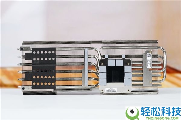 颜值机能双巅峰,蓝宝石NITRO+氮动极光RX 9070 XT显卡 白色机箱装机首选