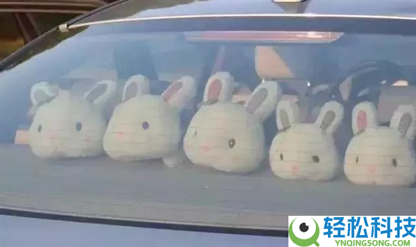 挂饰、玩偶、手机支架……车内这些圈套再美观也别放了