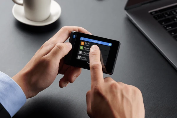 什么是加密货币硬件钱包？如何使用？安全使用加密硬件钱包的10条安全提示