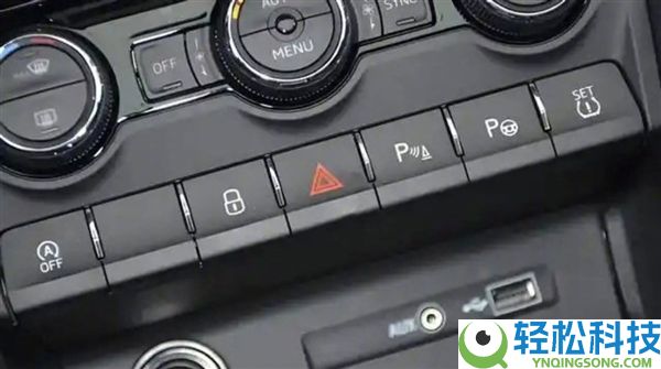 车内清一色大屏快看吐了,新国标拟增添汽车实体操作件相关要求
