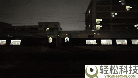 两列复兴号行驶中偶遇：网友看哭了