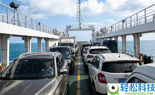 琼州海峡过海车票一票难求 黄牛称加价800可信运过海