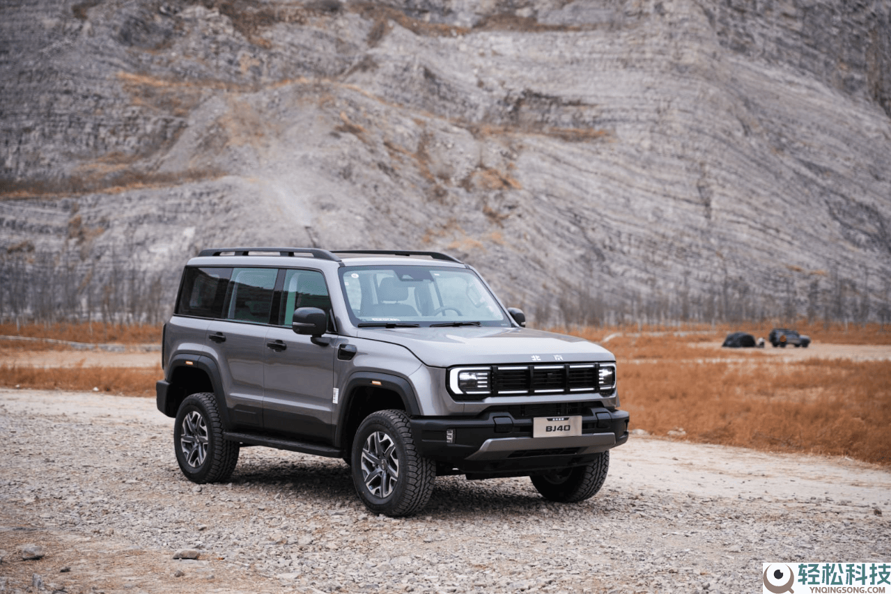 BJ40燃油VS坦克300：谁才是硬派越野“最终玩家”的专属座驾？