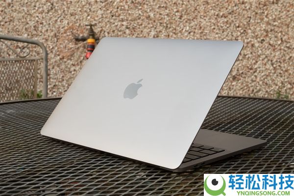 全新MacBook来了：苹果把iPhone芯片塞进条记本里 性价比暴增