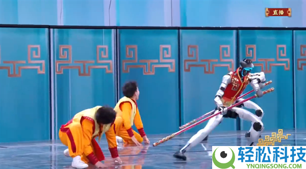 热搜榜一,机械人周全入侵春晚 网友：这才一年前进就这么大