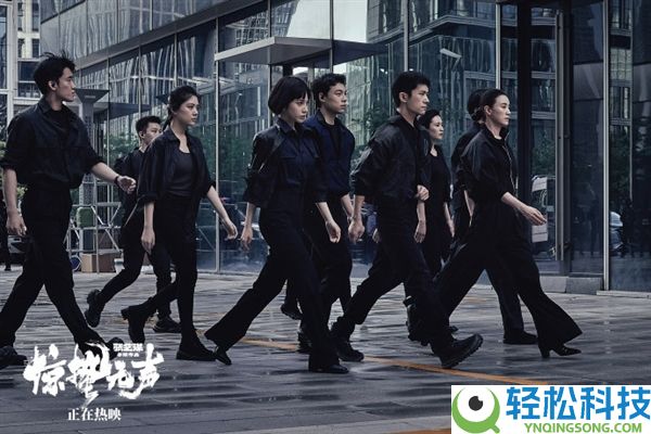 新片《惊蛰无声》剧情被吐槽 张艺谋回应特务渣滓桶交代手机：是可以