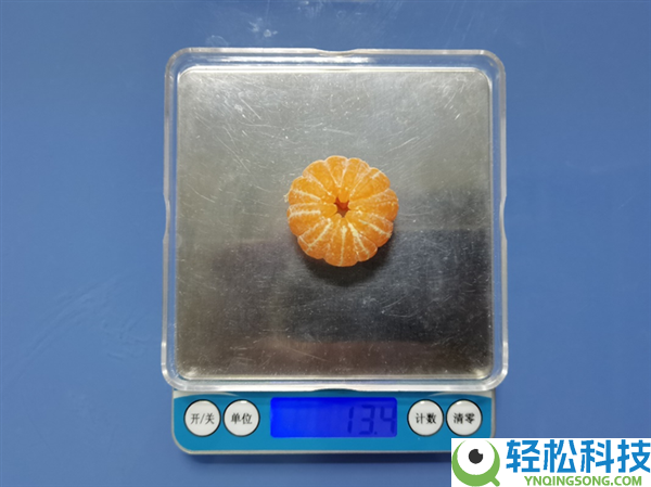 过年狂炫砂糖橘 我妈说我脸黄得像村口大黄狗