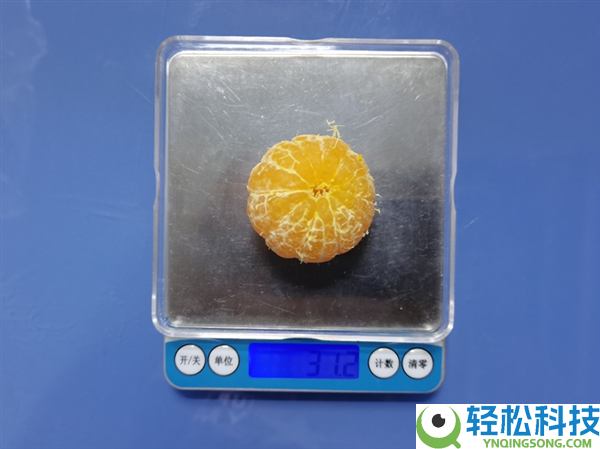 过年狂炫砂糖橘 我妈说我脸黄得像村口大黄狗