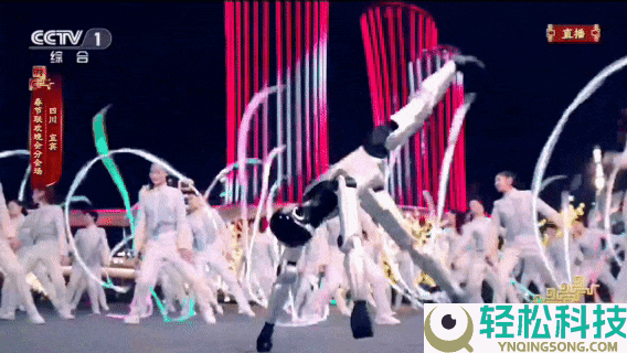 极限30天机械狗爆改大熊猫,揭秘春晚百台级机械人群控上演