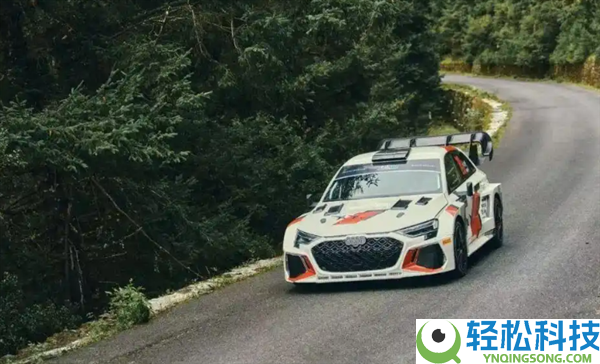 奔驰人生实际版,云南一男子骑摩托车失控坠坡不测走红