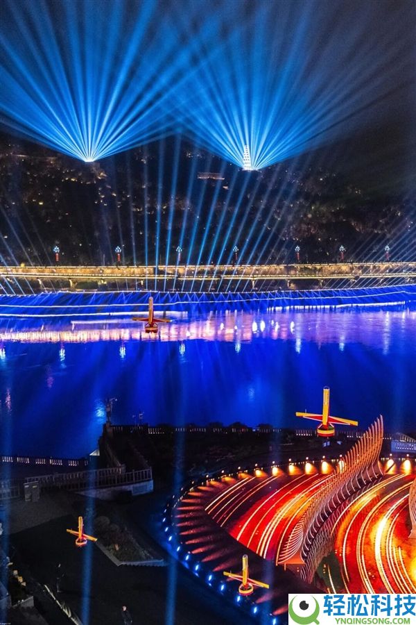 硬核出圈,春晚同款云影无人机现身多地机场 零间隔感觉航空科技