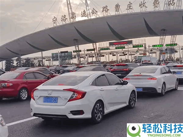 第一批返程的人已堵哭,有人堵了24小时：多条首要高速显明缓行