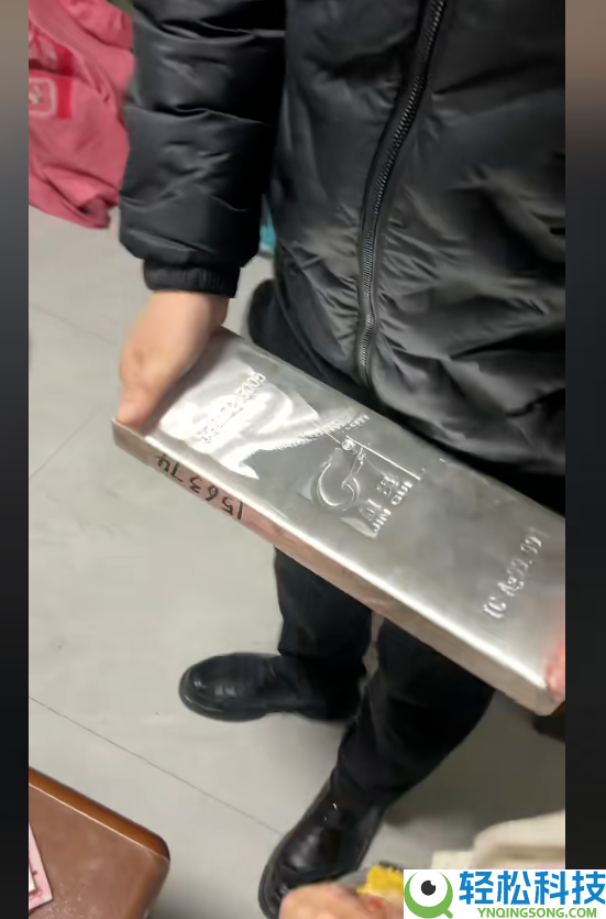 全网最贵压岁钱,山东一舅舅送5岁外甥女30斤银砖  家长不敢收第二天清偿