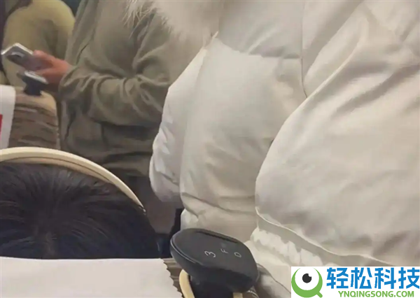 列车因超员滞留半小时,播送喊话无票人员下车:12306回应