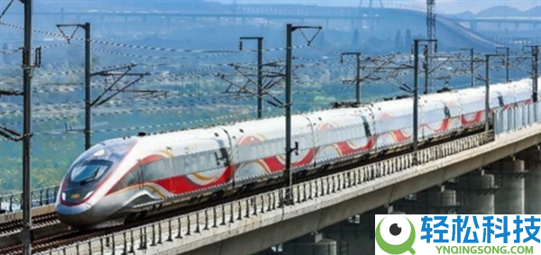 列车因超员滞留半小时,播送喊话无票人员下车:12306回应