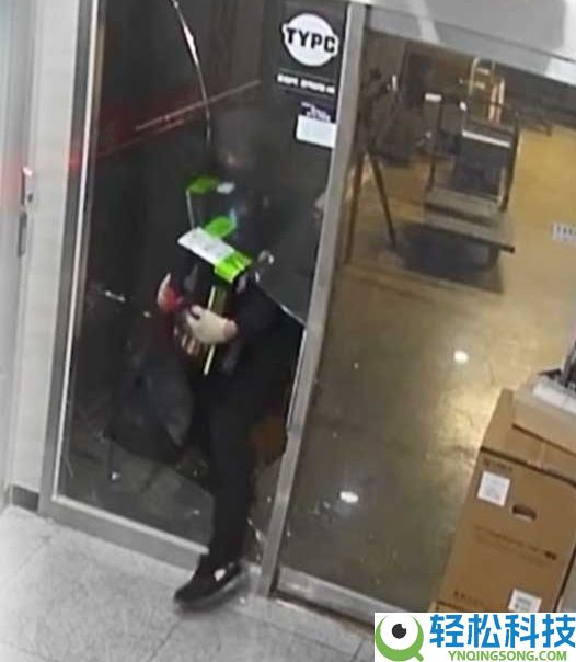 小偷破门而入电脑店偷走三张显卡：价值近10万元,