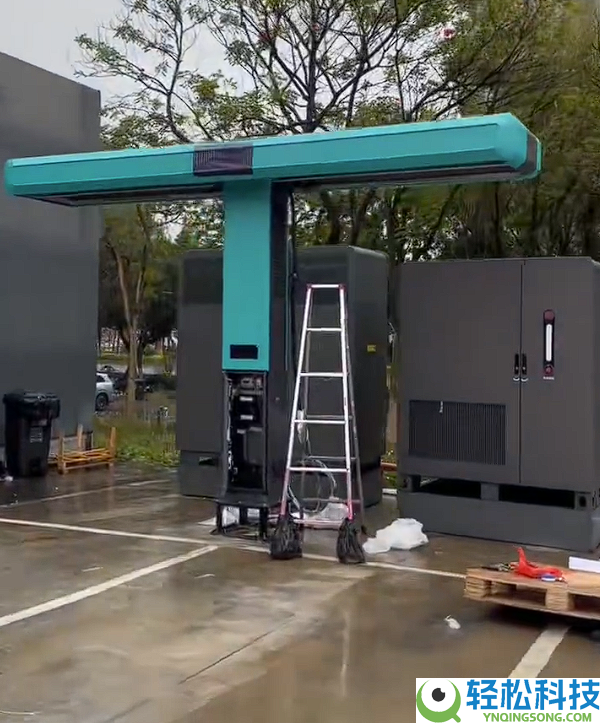 线从天上来 比亚迪大范围装置兆瓦闪充桩：辨识度独一档