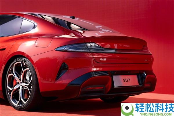 新一代小米SU7全新配色赤霞红初次揭幕 网友：跑婚车绝配