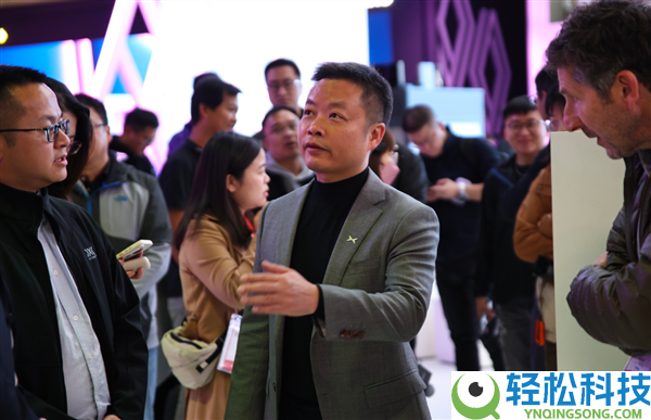 何小鹏:本年将量产机械人与飞翔汽车 启动Robotaxi网约车试点运营