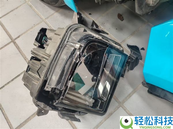 14529元 抱负L8改换右前大灯破费暴光：比奥迪廉价多了,