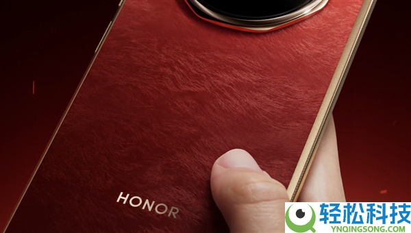 光荣Magic V6全新赤兔白色表态,金色中框 大红背板喜庆大气