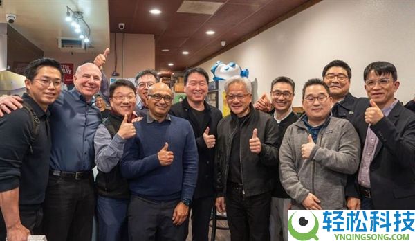 63岁黄仁勋生日宴请了30位SK海力士工程师：亲身倒酒 只为HBM4内存供给