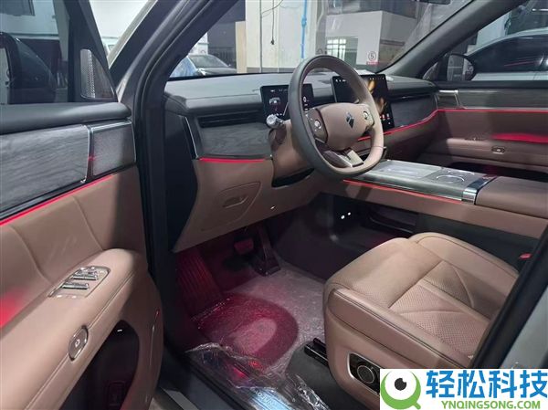 全系配华为智能 宝骏华境S实车内饰暴光：亲民版问界M9来了