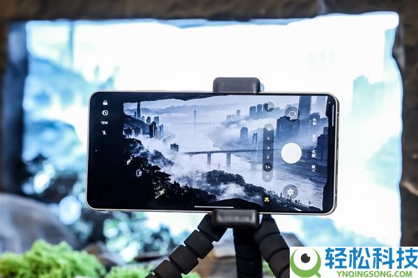 光与芯的物理学回归：三星Galaxy S26 Ultra冲破手机摄影AI涂抹困局