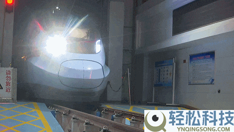 最慢复兴号高铁深夜动身 时速不到20千米