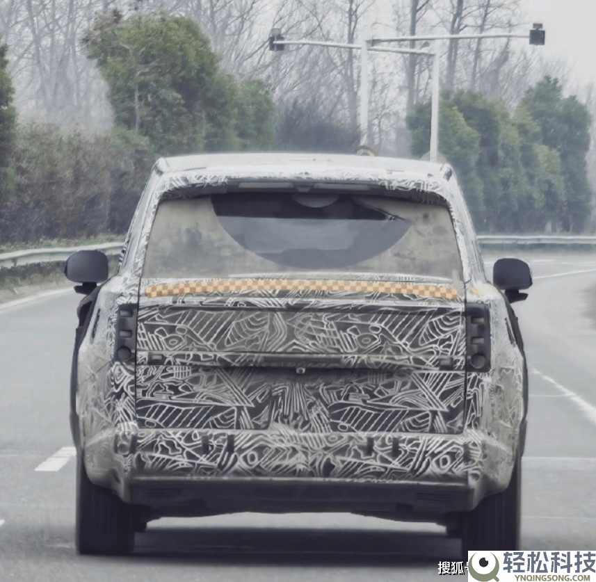 小米YU9轻假装实车首现身:竖状尾灯吸睛,将完美家庭出行产物结构