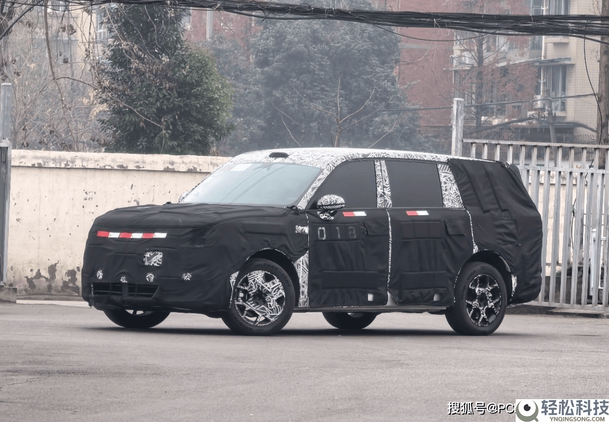 小米YU9轻假装实车首现身:竖状尾灯吸睛,将完美家庭出行产物结构