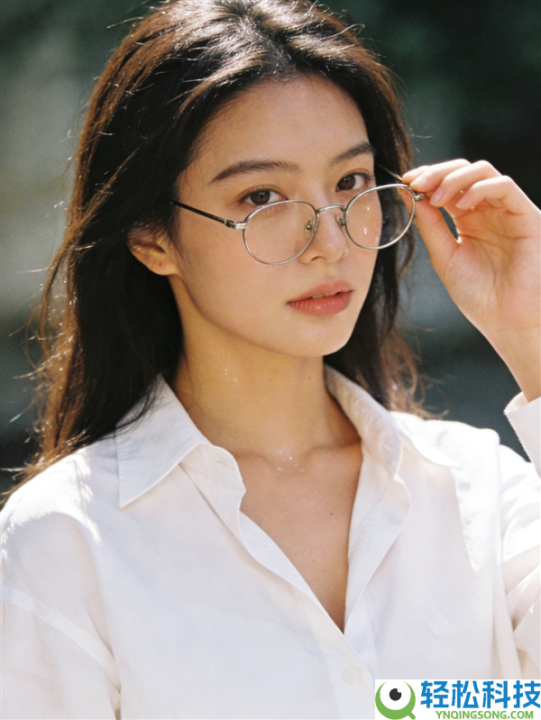 单手摘眼镜竟会加重近视,大夫提醒:趁早改掉这个习气