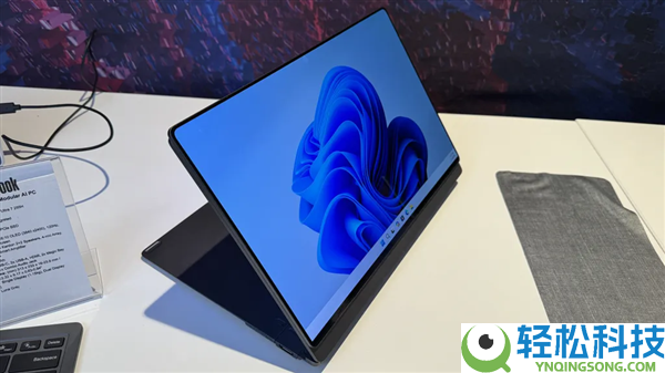 屏幕想放哪就放哪,联想模块化AI PC来了：单双屏自在切换、接口随便拼